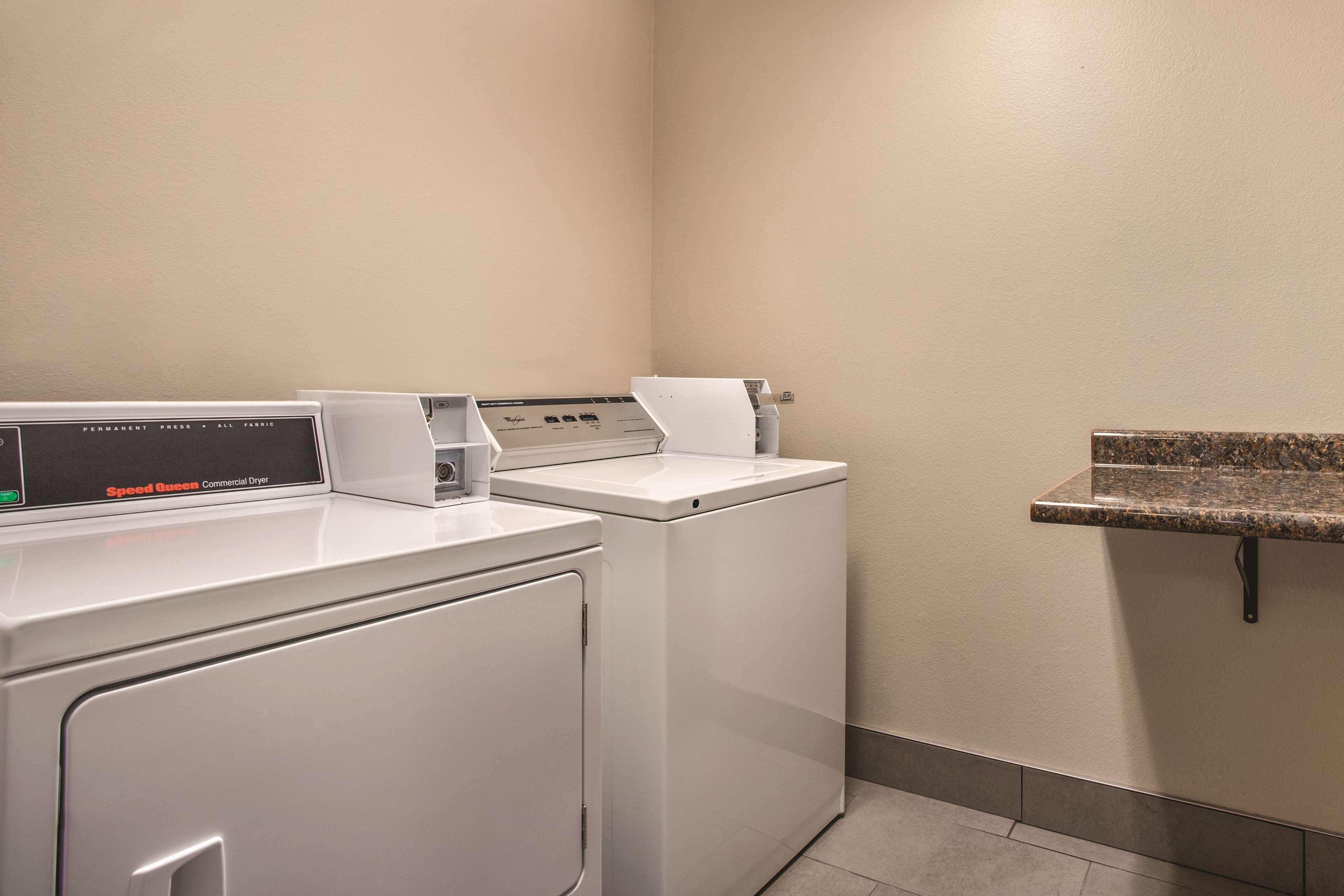 Country Inn & Suites By Radisson, Dakota Dunes, Sd Esterno foto