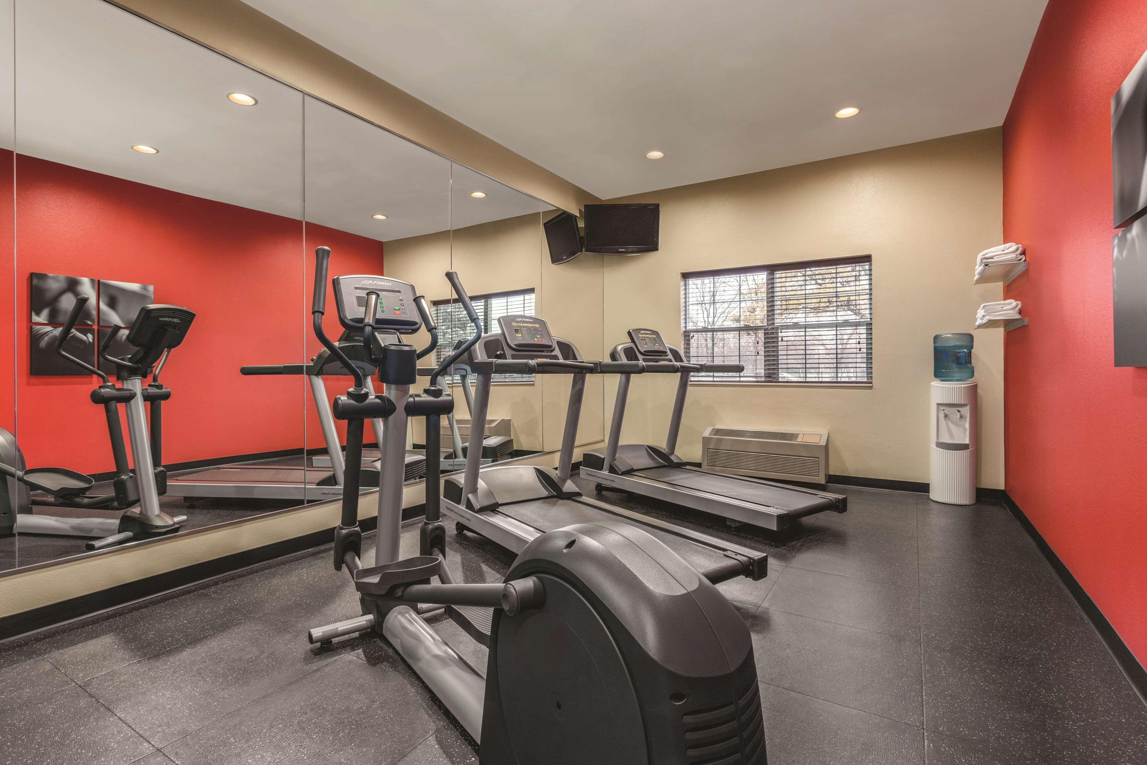 Country Inn & Suites By Radisson, Dakota Dunes, Sd Esterno foto